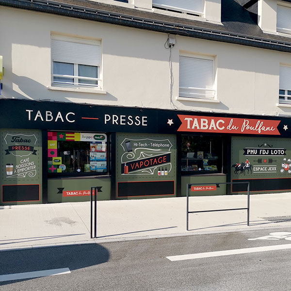 Habillage façade - Enseigniste Rennes - Fabrication d'enseignes lumineuse sur mesure et décoration façade du Bar Le Poulfranc