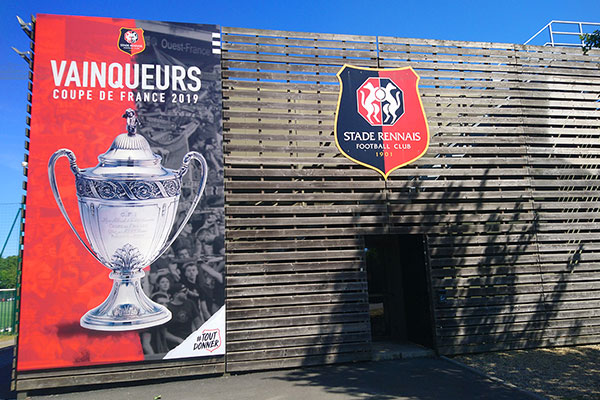 realisation-decoration-sur-mesure-relooking-stade-rennais-rennes-foot-1